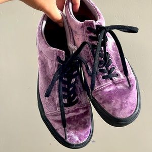 VANS old skool low-top skate sneakers in velvet purple